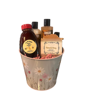 Load image into Gallery viewer, Sweet Honey Basket